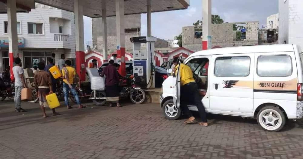 عاجل : جرعة سعرية جديدة لاسعار الوقود في العاصمه ومصدر يكشف موعد انتهاء الازمه بالمحطات  ..