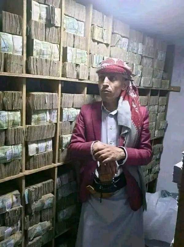 مصادر تدوي سبب حريق بنك الكريمي بالعاصمة صنعاء وتكشف حجم الاضرار الناتجة ...