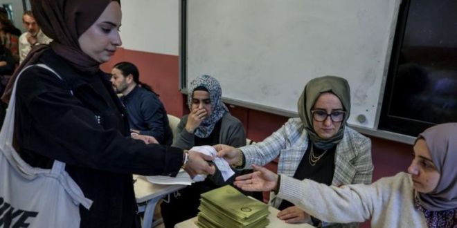 رئيس لجنة الإنتخابات التركية يعلن النتيجة النهائية للجولة الأولى للانتخابات الرئاسية التركية والتي كانت كالتالي