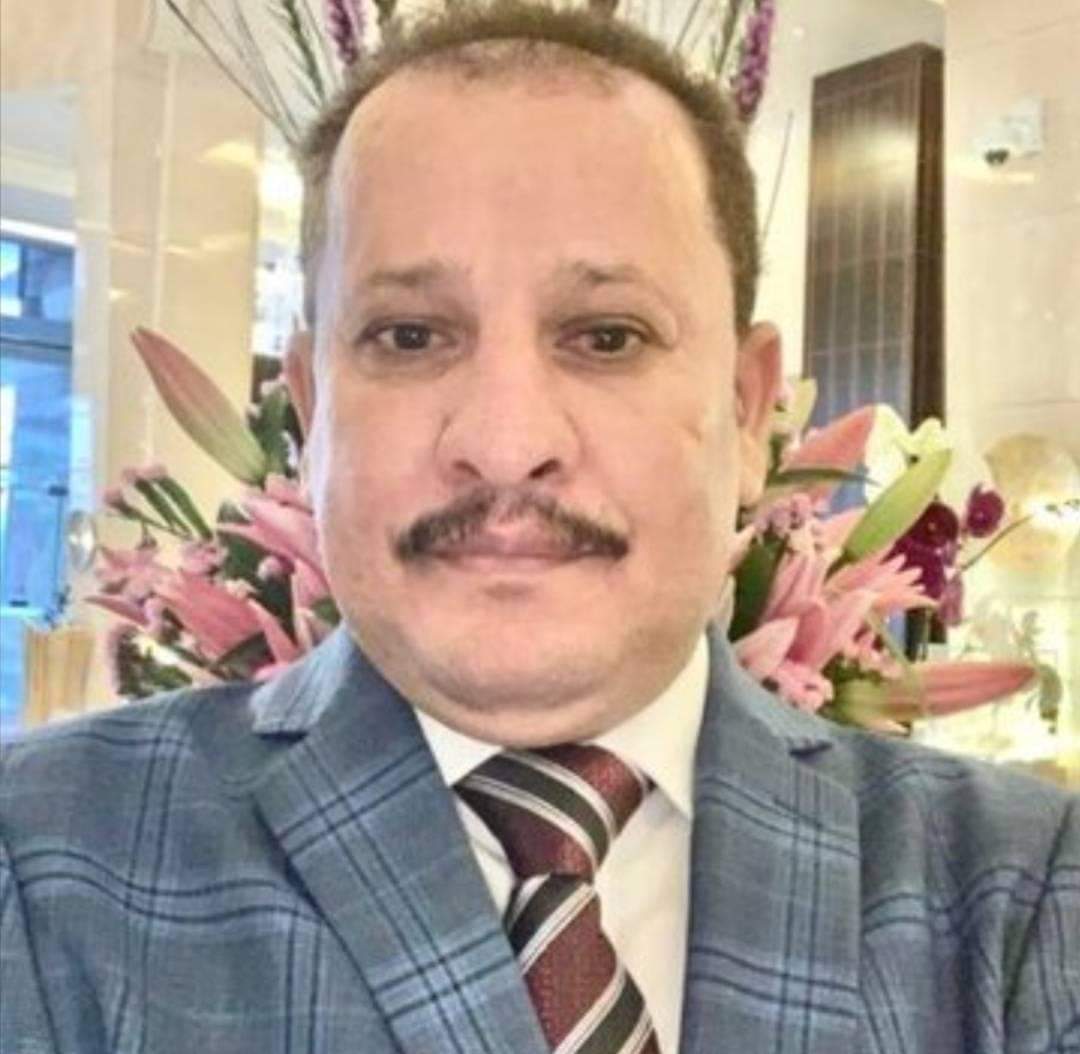 صادم للشرعية والتحالف .. مسؤول حكومي في الشرعية يعتذر للحوثيين ويكشف أسرار خطيرة عن 4 سنوات قضاها في الرياض .. تفاصيل كامله