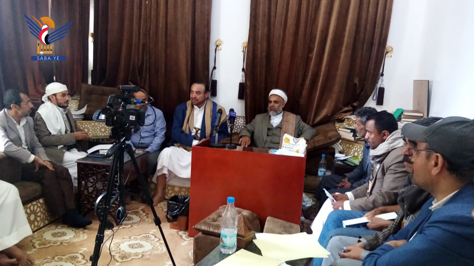 بحضور مفتي الديار اليمنية: مناقشة جوانب تعزيز الخدمات والحفاظ على مدينة صنعاء القديمة