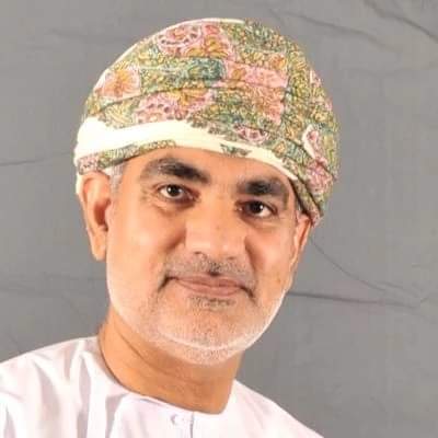 قائد عسكري وسياسي عماني يدعو لوقف الحرب على اليمن وفتح مطار صنعاء ..