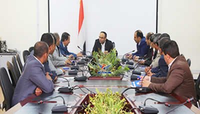 بالصورة.. رئيس المجلس السياسي يلتقي الوفد الوطني المفاوض