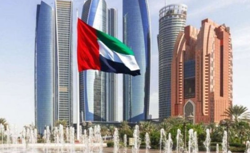 مسؤول إماراتي مقرب من بن زايد يعلن بأن الإمارات لن تستسلم للسعودية وأنها صاحبة القرار الأول والنهائي في المنطقة