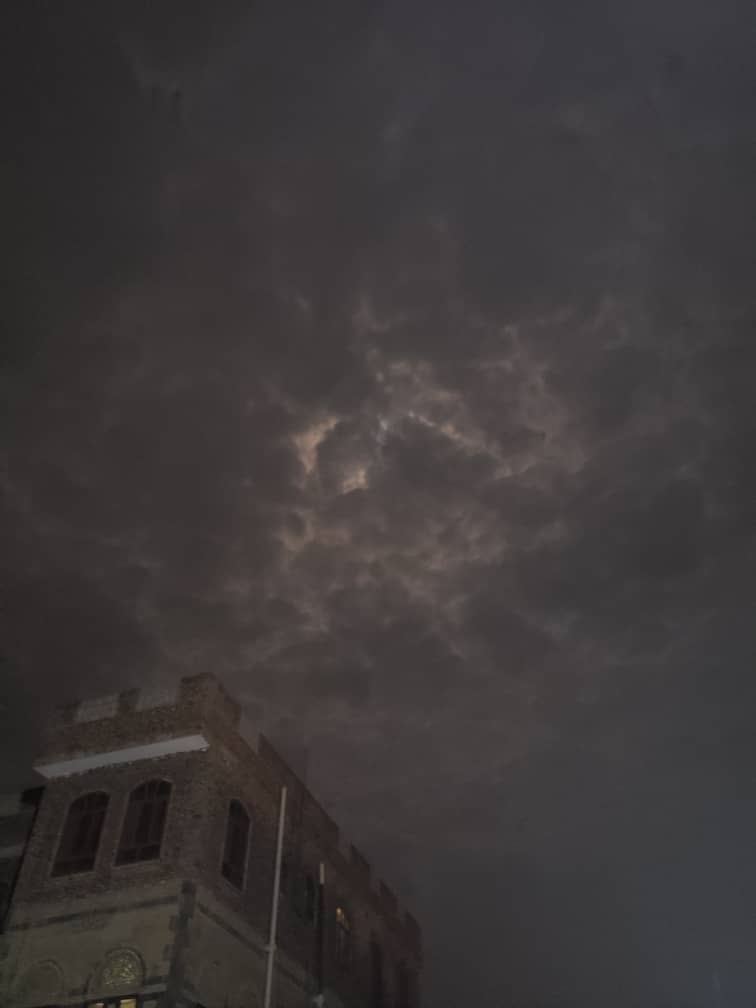 اثناء اداء صلاة الخسوف.. بشرى ساره بانفراج هذه الازمه التي كانت تهدد وتوقف الجميع ( التفاصيل )