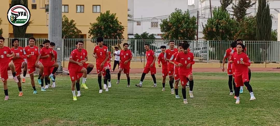 منتخب الشباب اليمني يجري تدريبه الأول على ملعب نادي ضمك بعسير ... موعد أول المباريات
