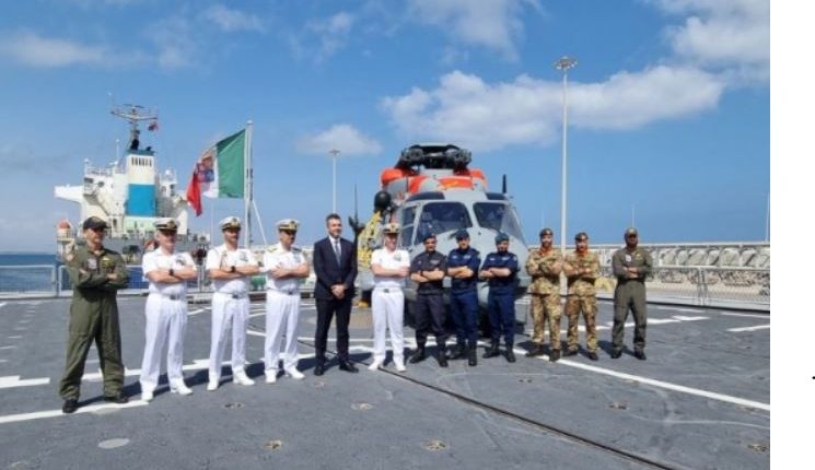 القوات الأوروبية في البحر الأحمر تطلب من سلطنة عمان التوسط لدى صنعاء بقبول هذا الطلب