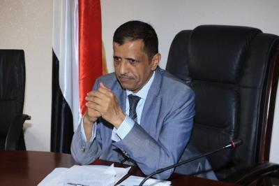 الأمين العام للمؤتمر الشعبي العام يعزي عضو اللجنة الدائمة الاستاذ علي الأشموري بوفاة والده