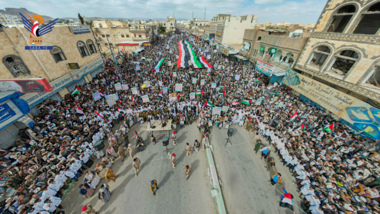 بالصور .. اليوم السبت .. عدد من المسيرات  اليمنية ضد العدو الكيان الصهيوني ونصرا لأبناء غزة  ..