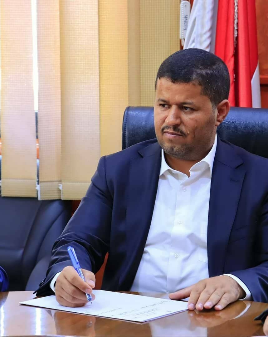 مدير عام الهيئة اليمنية للمواصفات والمقاييس وضبط الجودة يعزّي الرئيس المشاط في وفاة والدته