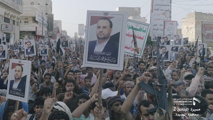شاهد .. بعد سنه من إستشهاده الرئيس الشهيد صالح الصماد يظهر عصر اليوم في الحديده في مسيرة البنادق