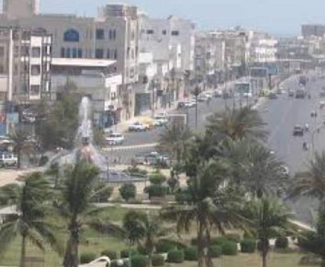 وصول المعركه الى وسط مدينه مأرب ..قتلى وجرحى وفرار  جماعي نتيجه اشتباكات عنيفة تعم المدينه ...