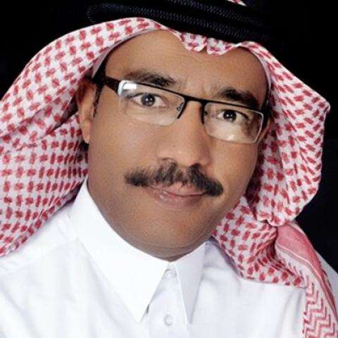 أكاديمي سعودي يدعو لقتل اليمنيين المغتربين في السعوديه وينعتهم بالشواذ ويتهمهم بالتحرش بالأطفال