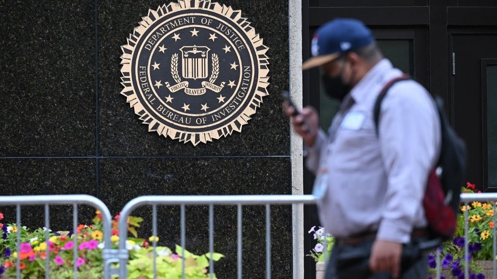 تقرير يكشف عن معلومات خطيرة حول تطبيق تويتر ودعمه الخفي للإستخبارات الامريكيه في اليمن وسوريا والعراق