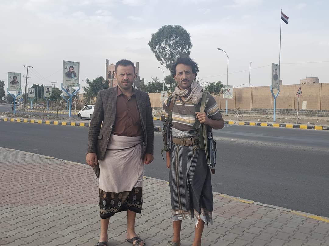 قائد كتيبه الشدادي بالمنطقه الثالثه يفاجى الجميع ويعود الى العاصمه صنعاء  .. الاسم + الصوره