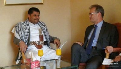 الرئيس الحوثي يلتقي السفير الفرنسي بصنعاء وهذا ما تم مناقشته خلال اللقاء