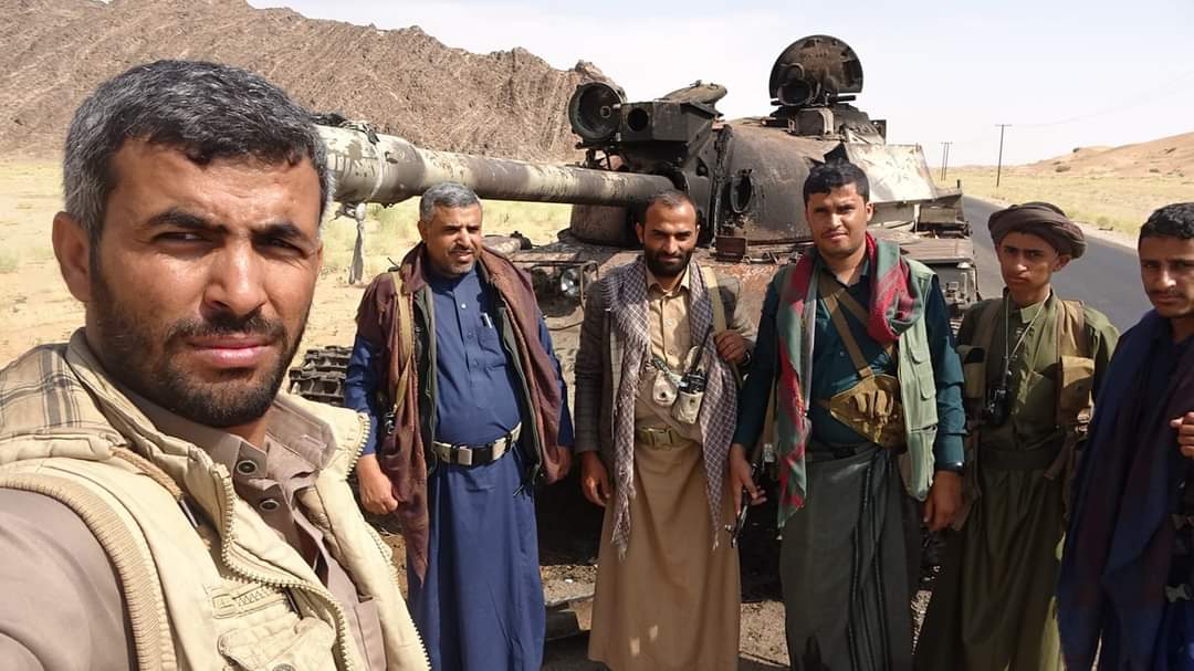 الإعلامي السقاف يفاجئ الجميع وهو برفقة مجموعه من الجيش واللجان الشعبيه من ما بعد بعد معسكر الصفرى بشبوه .. صور