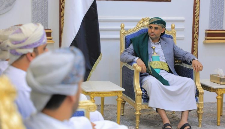 كاتب ومحلل سياسي لبناني : اليمن من بين الحصار والنار قلبَ الموازين وأمسكَ بمفاتيح الحلول..!