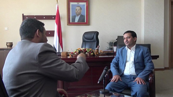 نائب وزير الخارجيه يستنكر طريقة خروج المغتربين اليمنيين ..ويرحب بهم في وطنهم