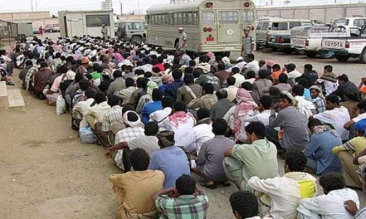السلطات السعودية تشن حمله شعواء على اليمنيين في السعودية وتلقي القبض على المئات لترحيلهم وتحذر المواطنين من التعاون او التستر على اليمنيين داخل السعودية