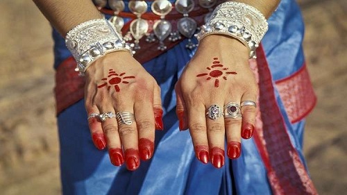 تعرف على الخطر الذي يسببه إرتداء الخواتم بأصابع اليد وتأثيرها على القدرة الجنسية