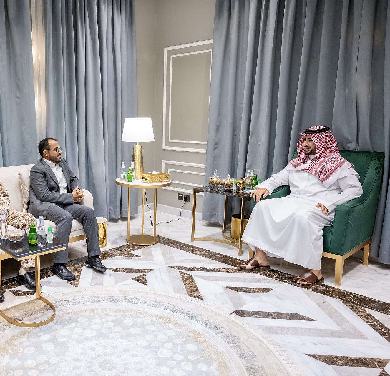 السفير السعودي يدعو المرتزقة الموالين للمملكة بالإستعداد للقيام بهذا الأمر الصادم والذي صار قريبا