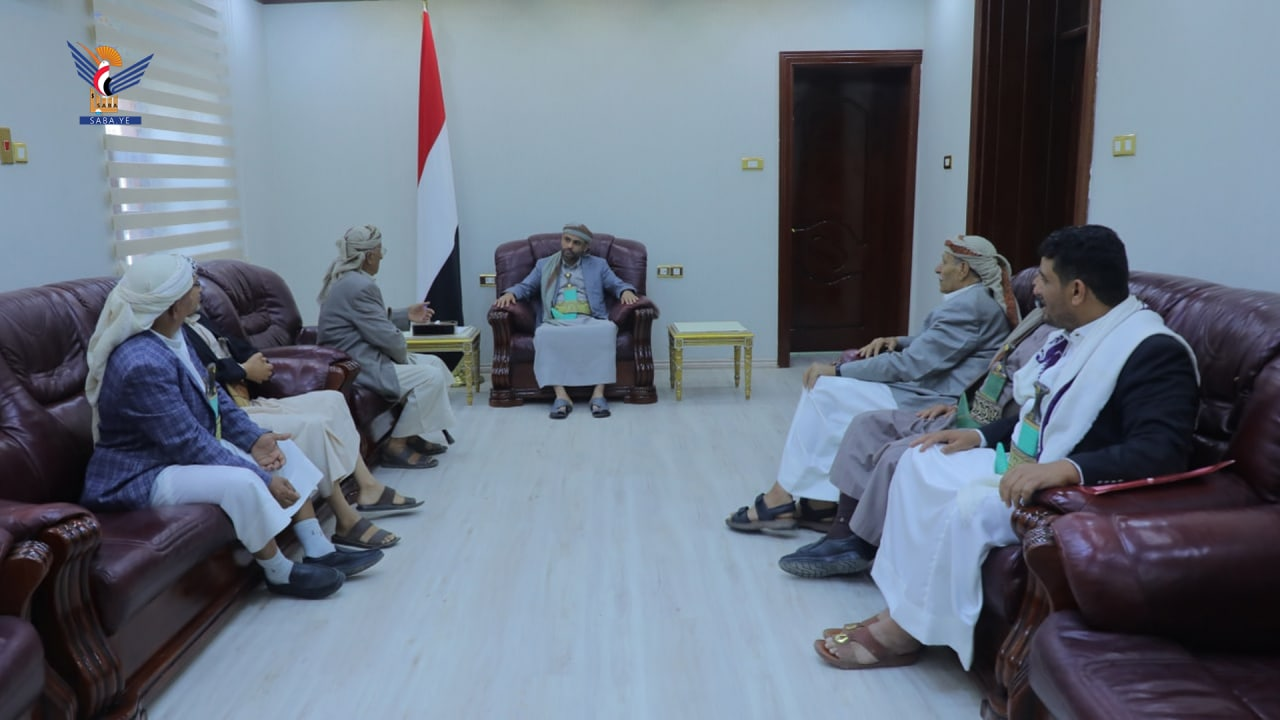 الرئيس المشاط يلتقي بعدد من مشايخ قبيلة حاشد .. تفاصيل الاجتماع