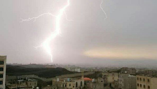 وزارة الداخلية .: نصائح لجميع المواطنين لحماية أنفسهم من الصواعق ..