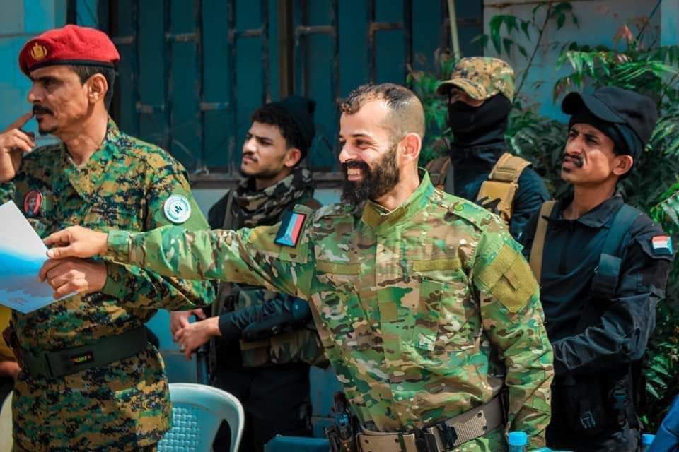 عدن : إصابة القيادي كرم المشرقي وقتل حراسته فمن هو كرم المشرقي ؟؟