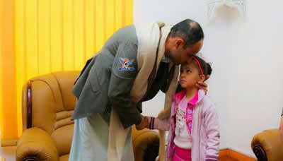 رئيس الجمهورية يلتقي الطفلة بثينة 