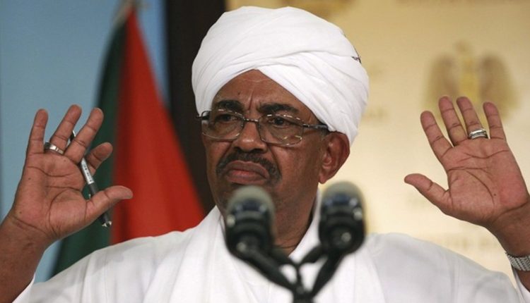 انباء عن هروب الرئيس السابق مع عدد كبير من قادة النظام السابق سياسيين وعسكريين (تفاصيل)