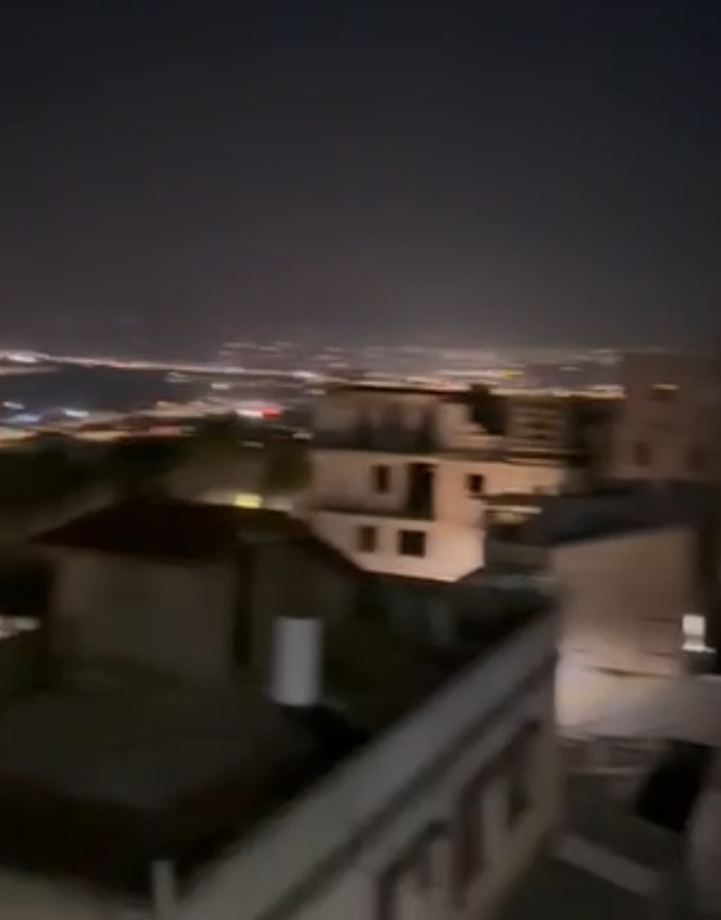 حزب الله اللبناني يقصف المطارات الإسرائيلية في العمق المحتل ومشاهد تظهر الانفجارات