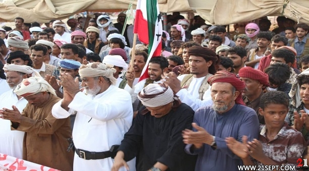 المئات من أبناء محافظة المهره يعلنون تضامنهم الكامل مع مدير مكتب حقوق الإنسان بالمحافظة ومايتعرض من حمله إعلامية من قبل العدوان