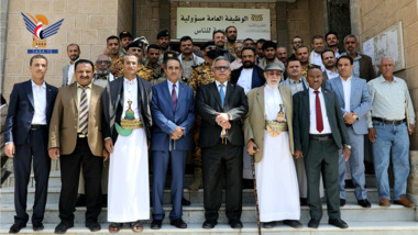 رئيس حكومة صنعاء ونائبة يستهدف وزارة الخدمة المدنية و613 وحدة ادارية بالعاصمة