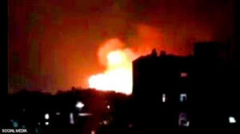 شاهد بالصور .. انفجارات عنيفة تهز محافظة شيوه وانباء متضاربة حول المكان المستهدف