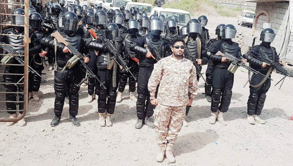 اعتقال عدد من الفتيات في العاصمة بسبب فضائح جنسية بعد تسريب مقطع فيديو مخل بالأداب وهن برفقة قيادات في حزب الإصلاح