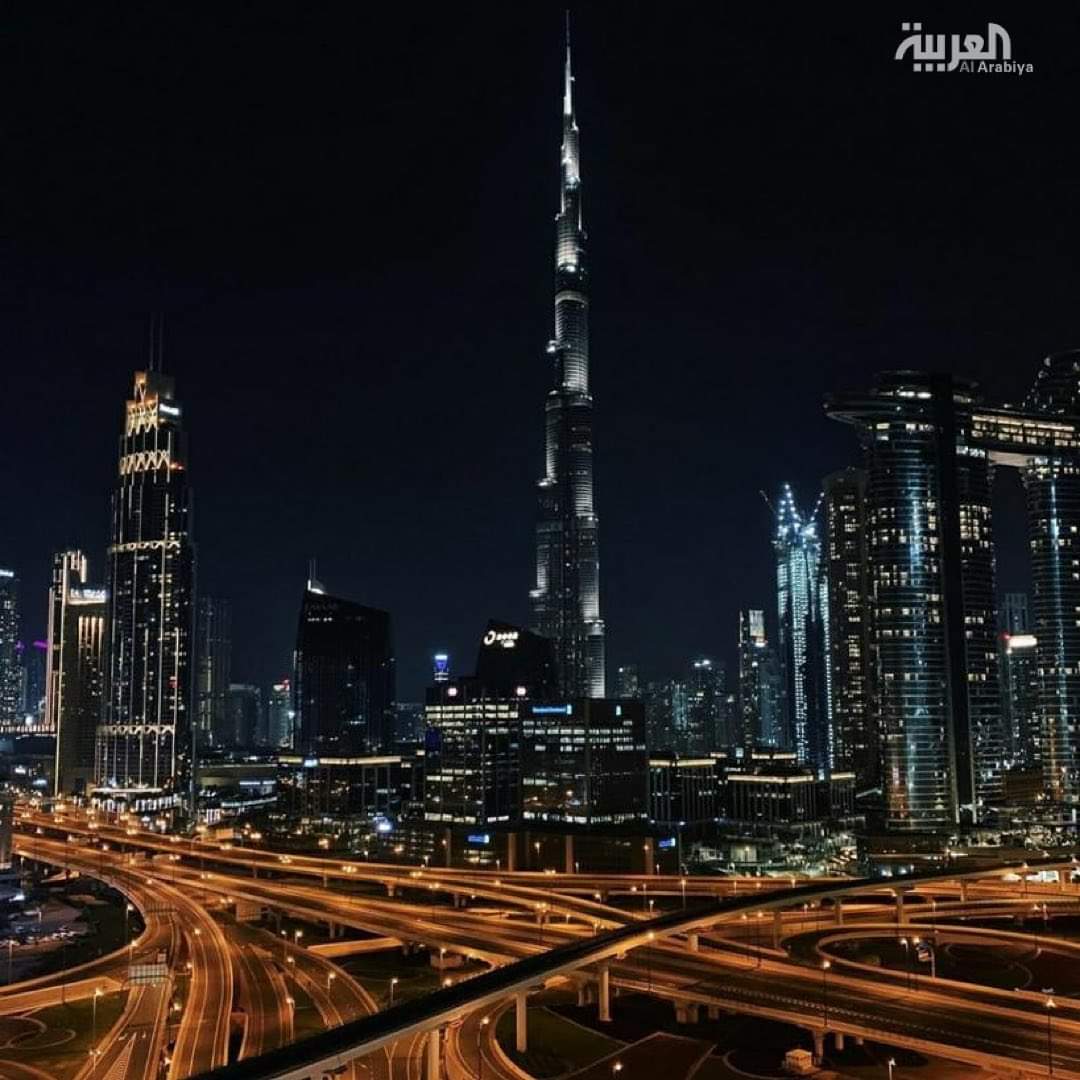 شاهد بالصور  ..شوارع العاصمة خاليه تماما بعد قرار الحظر ....