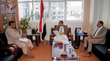 وزير النقل بحكومة صنعاء يكشف عن وضع كابلات الإنترنت في البحر  ..