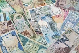 سعر صرف الدولار الأمريكي والريال السعودي أمام الريال اليمني مساء اليوم الإثنين  ..