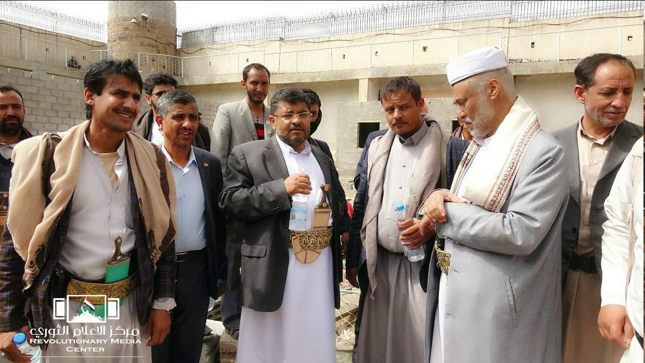 الحوثي يطلع على سير العمل في إنشاء مبنى المحكمة الجديد في إصلاحية السجن المركزي بالعاصمة صنعاء