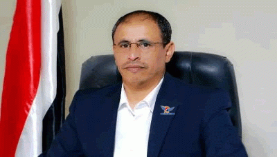 مصدر مسؤول يحذر من تصديق الشائعات التي يتم ترويجها على حساب وزير الإعلام بمواقع التواصل
