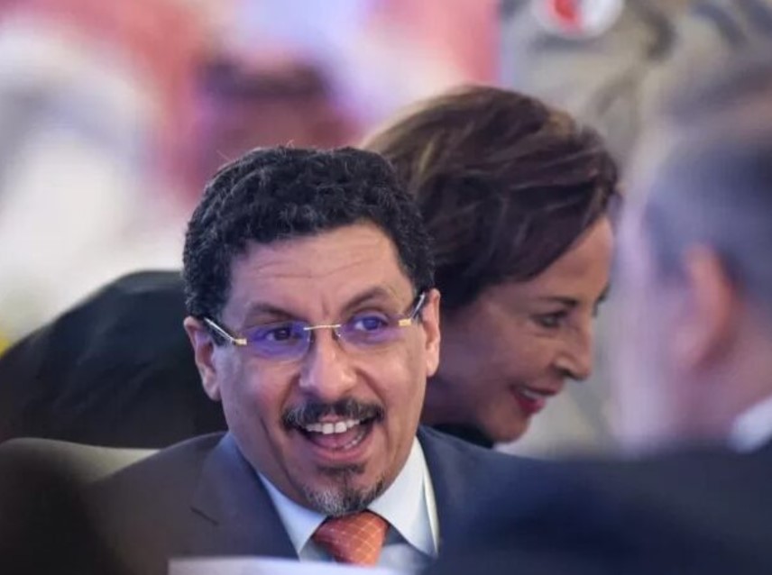 الرئيس يهرول إلى السعودية مستجديا