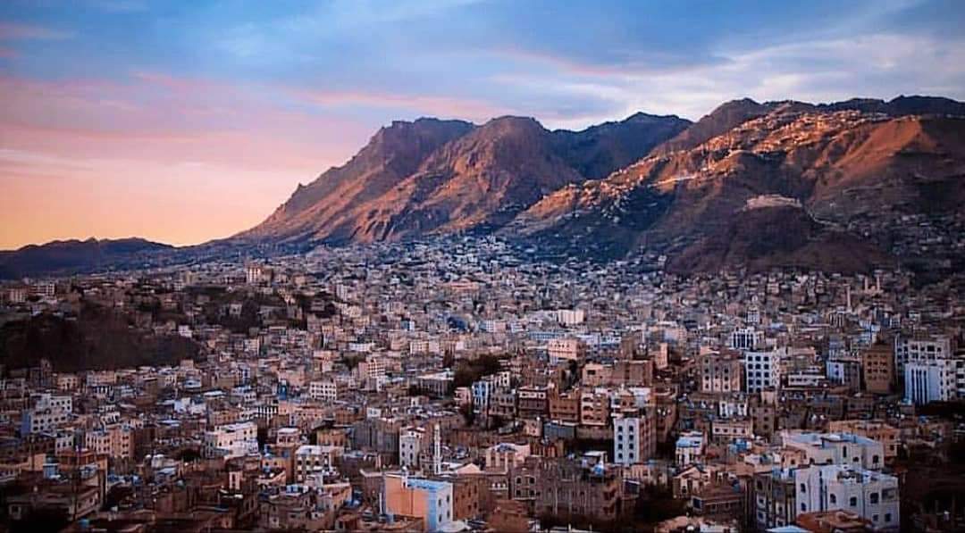 مقتل محامٍي وإصابة ضابط أمن برصاص مجهولين في تعز