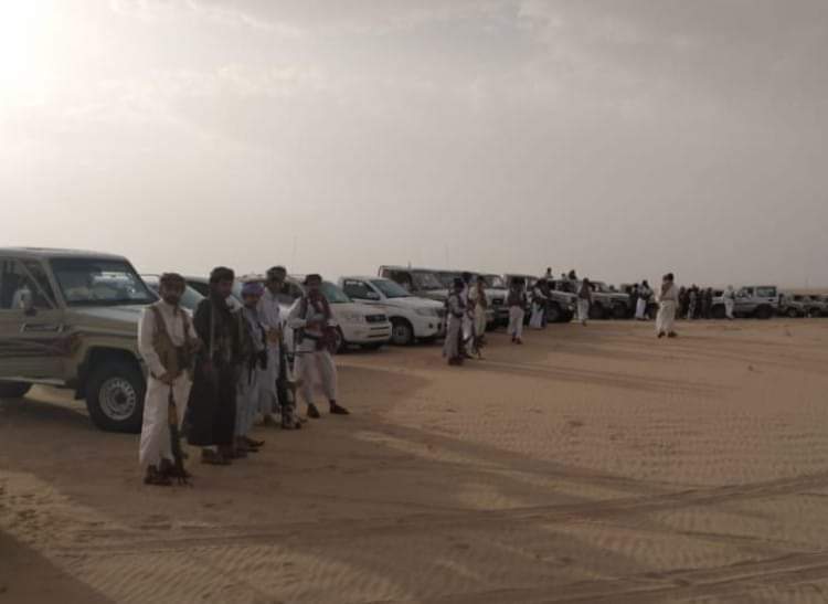 إضراب شامل يهز مأرب .. قبائل عبيده تحاصر حقول النفط بأكثر من 300 مسلح و40 طقماً ..  وأول دماء الضحايا تسقط على رمال سبأ