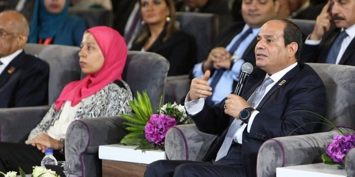 مصريون يطالبون السيسي بترك الحكم وهذا موقف الرئيس من تلك المطالب
