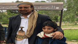 أمين العاصمة صنعاء يكرم الطفل الحجوري لمبادرته في تنظيف فتحات مجاري السيول ...