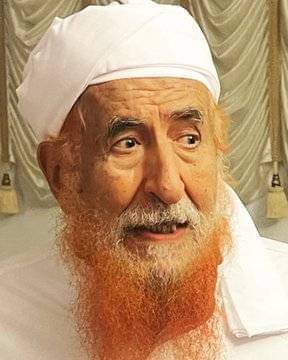 سلطات الأمن التركية تلقي القبض على عبدالمجيد الزنداني وتزج به في السجن بسبب مافعله مع هذه المرأة التركية زهراء اوغلو.