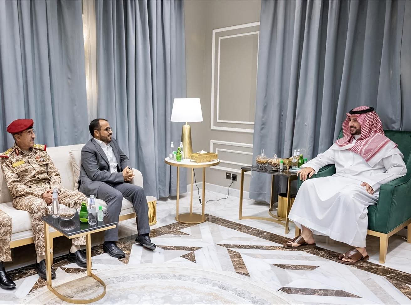قيادة صنعاء تدرس دعوة سعودية لزيارة الرياض لبحث خارطة الطريق للسلام