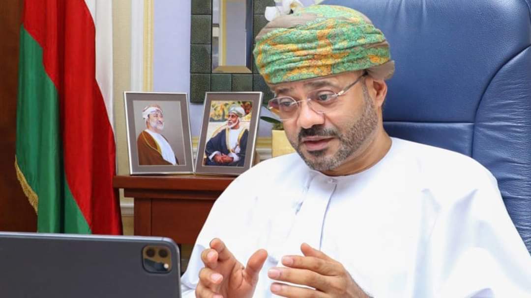 سلطنة عمان تكشف عن مبادرتها لحل الأزمة اليمنية منها تشكيل حكومة وطنية شامله  ( تفاصيل)