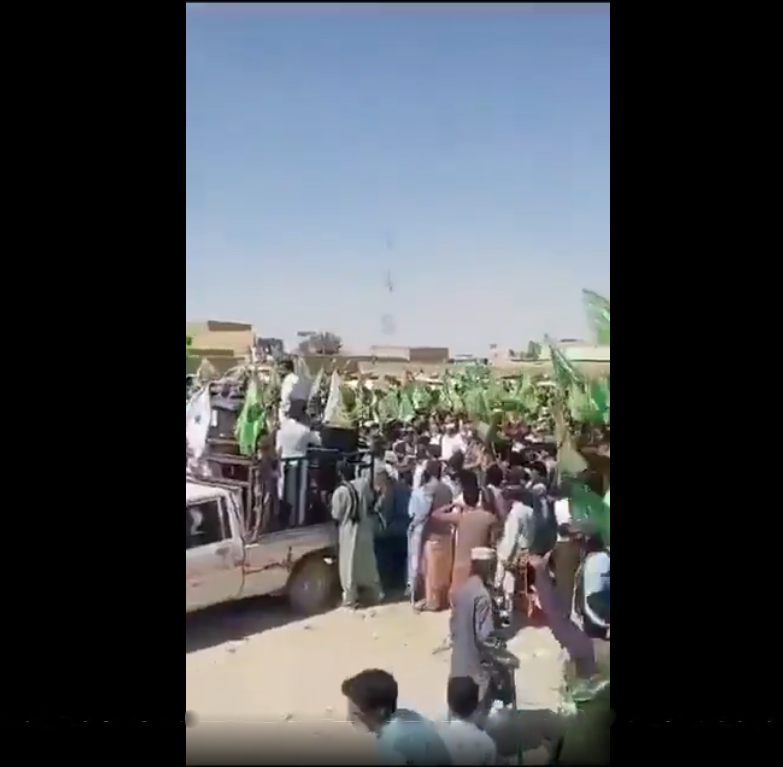 شاهد بالفيديوهات كيف تطايرت جثث المحتفلين بذكرى المولد النبوي الشريف أثناء تفجير انتحاريين انفسهم وسط الحشود
